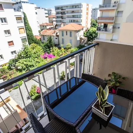 Daire ++++ Renovated Cosy 50m2 Sunny Flat / Balcony / Close To And To The Palais Des Festivals ++++