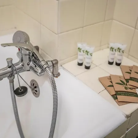 ++++ Renovated Cosy 50m2 Sunny Flat / Balcony / Close To And To The Palais Des Festivals ++++ *