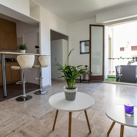 ++++ Renovated Cosy 50m2 Sunny Flat / Balcony / Close To And To The Palais Des Festivals ++++ Apartment