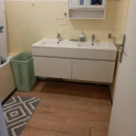 ++++ Renovated Cosy 50m2 Sunny Flat / Balcony / Close To And To The Palais Des Festivals ++++ Daire *